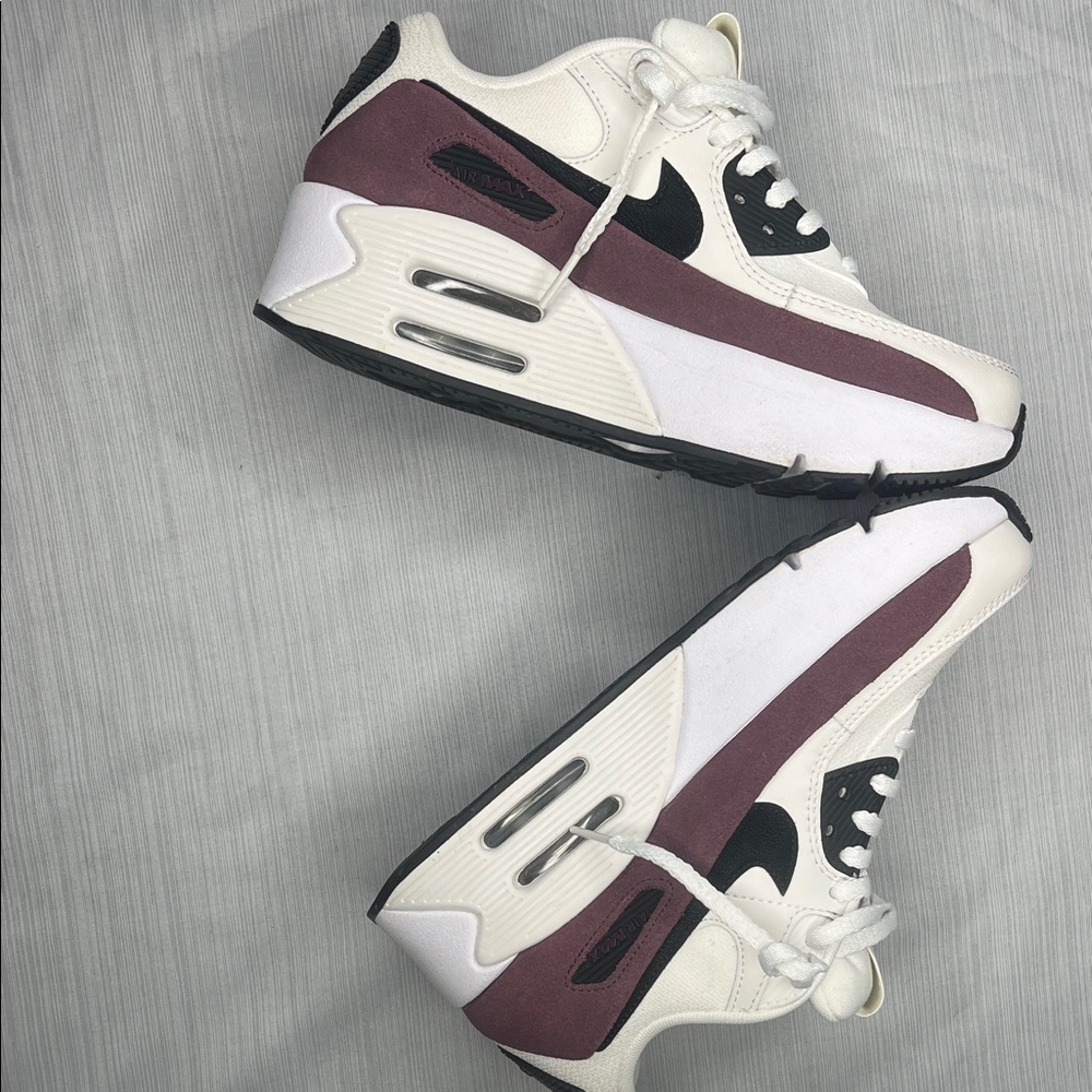 Nike Women's White and Maroon Sneakers
